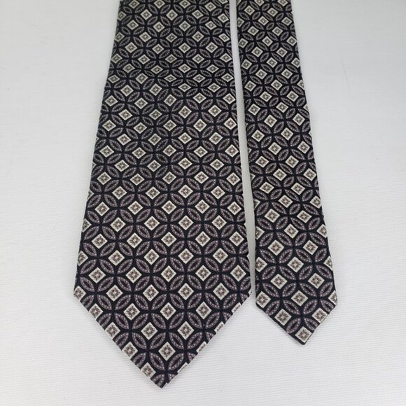 JOS A BANK Signature Collection Men's Silk Necktie 3.5"x58" Geometric Black Gray - Picture 2 of 7